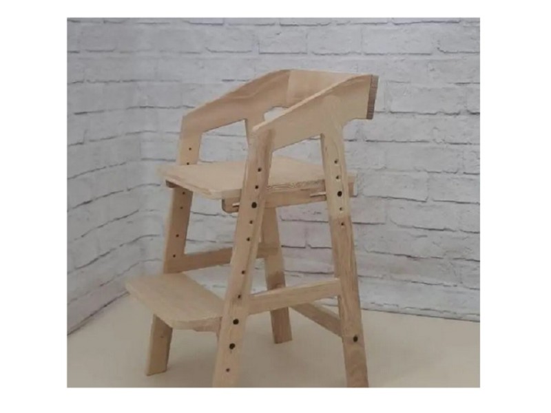 Growing chair made of ash wood