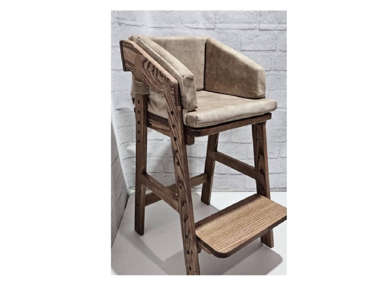 Growing ash chair (with a soft insert)