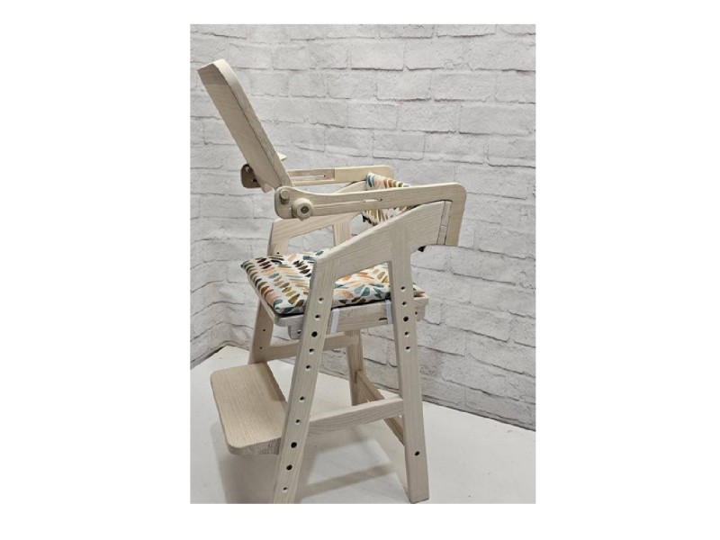 Growing transformer chair with a soft cushion